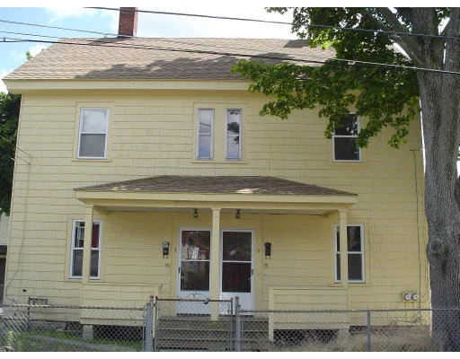 Unit for sale at 4-6 Massasoit Ct, Waltham, MA 02453