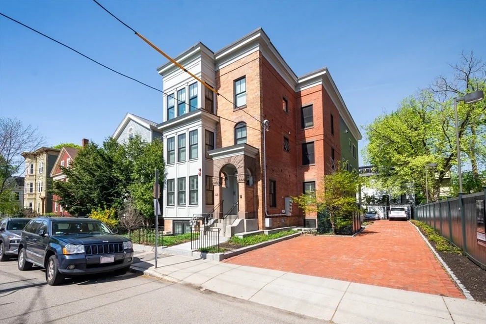 Unit for sale at 43 Essex St, Cambridge, MA 02139