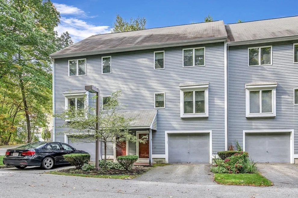 Unit for sale at 4 Country Meadow Rd, Haverhill, MA 01832