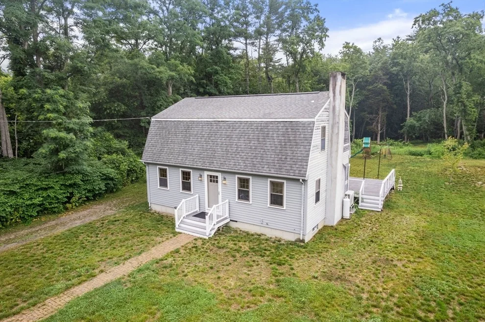Unit for sale at 433 Rounseville Rd, Rochester, MA 02770