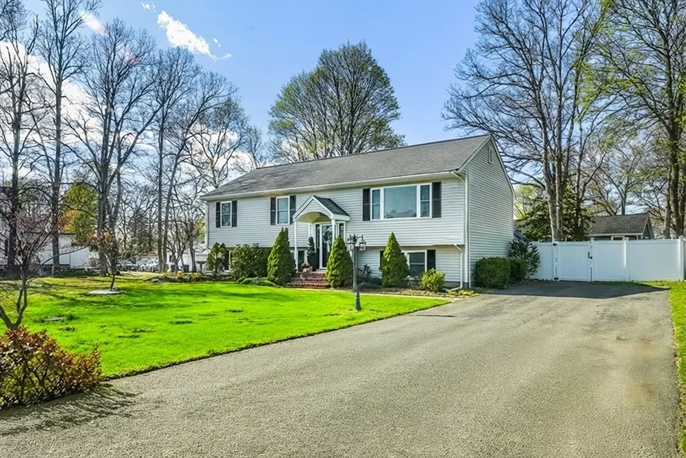 Unit for sale at 182 North Ave, Brockton, MA 02302