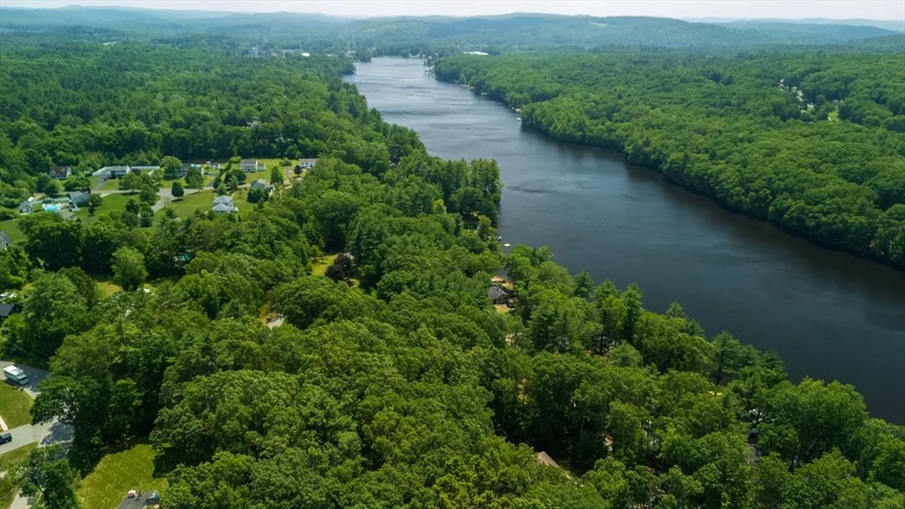 Unit for sale at 7 Birch St, Sturbridge, MA 01566