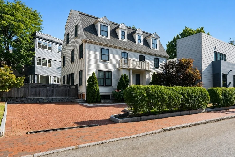 Unit for sale at 39 Hammond Street, Cambridge, MA 02138
