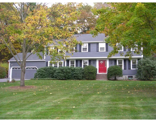 Unit for sale at 8 Onondaga Lane, Medfield, MA 02052