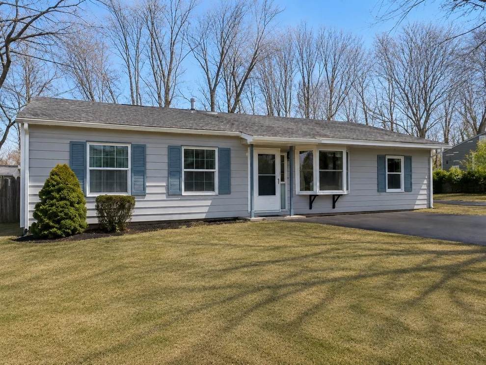 Unit for sale at 458 Beech St, Rockland, MA 02370