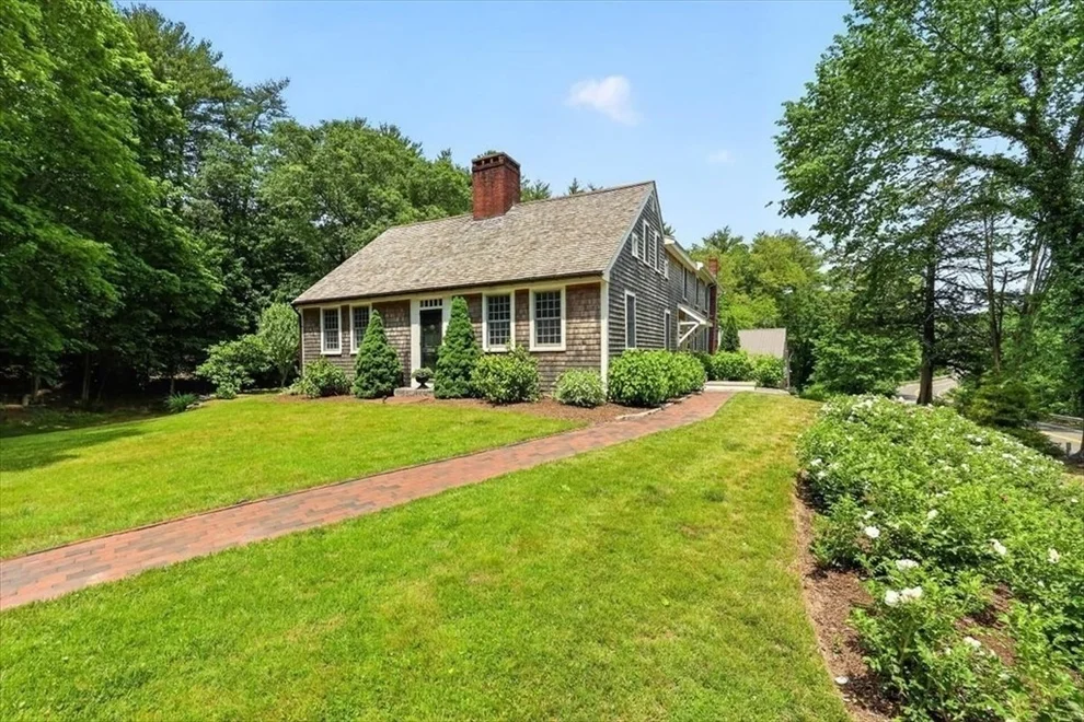 Unit for sale at 1296 Tremont St, Duxbury, MA 02332