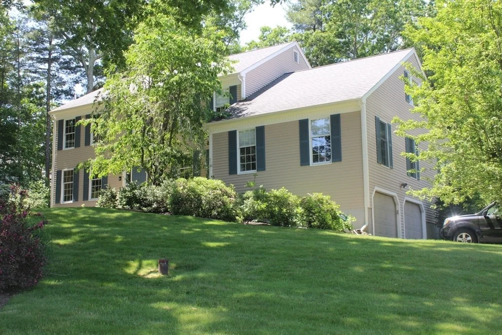 Unit for sale at 36 Dover Cir, Franklin, MA 02038