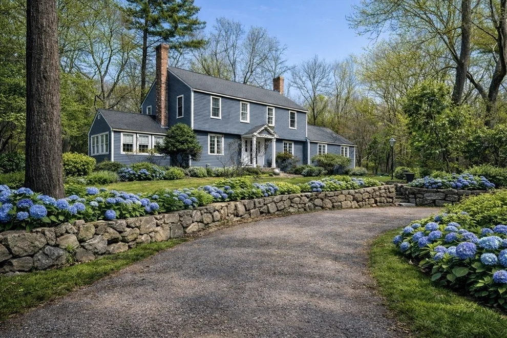 Unit for sale at 12 Inverness Cir, Boxford, MA 01921