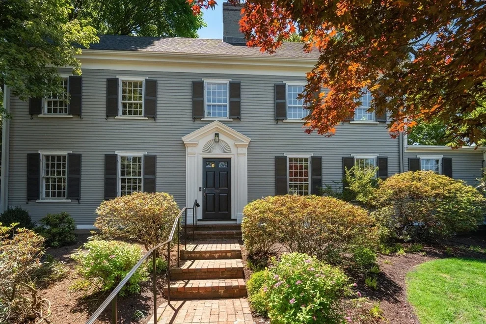 Unit for sale at 25 Chestnut Hill Rd, Newton, MA 02467