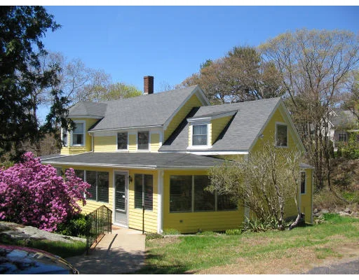 Unit for sale at 21 R Bennett Street, Manchester, MA 01944