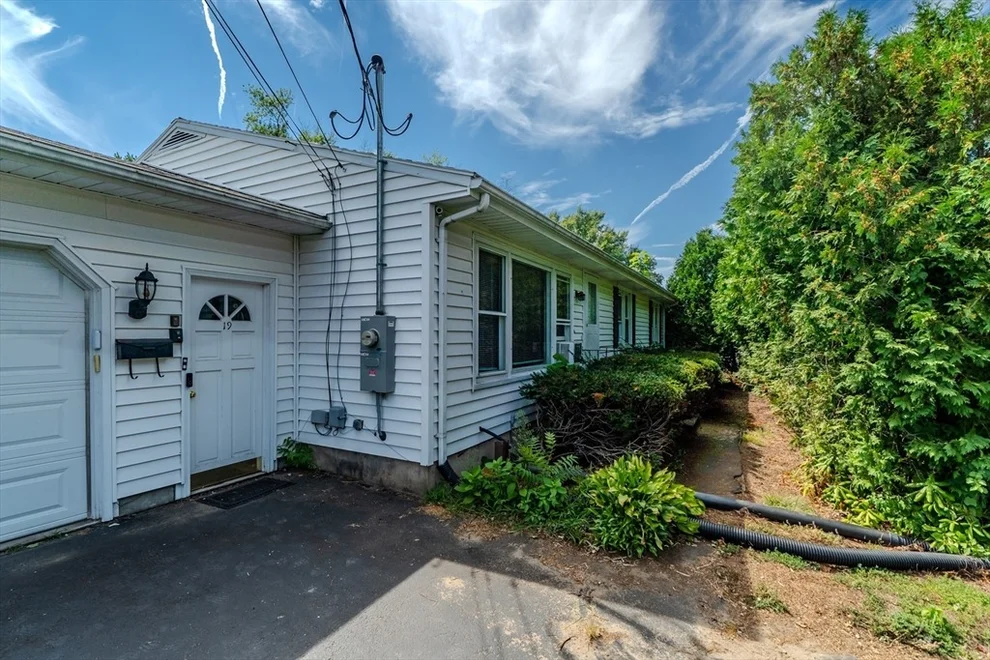 Unit for sale at 19 Dale Ct, Chicopee, MA 01013