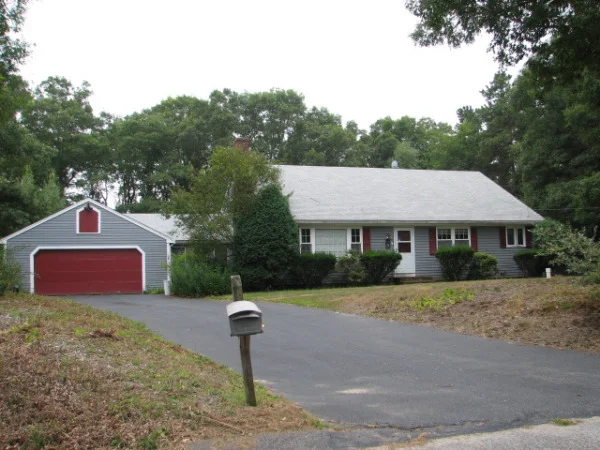 Unit for sale at 3 Paddington Way, Plymouth, MA 02360