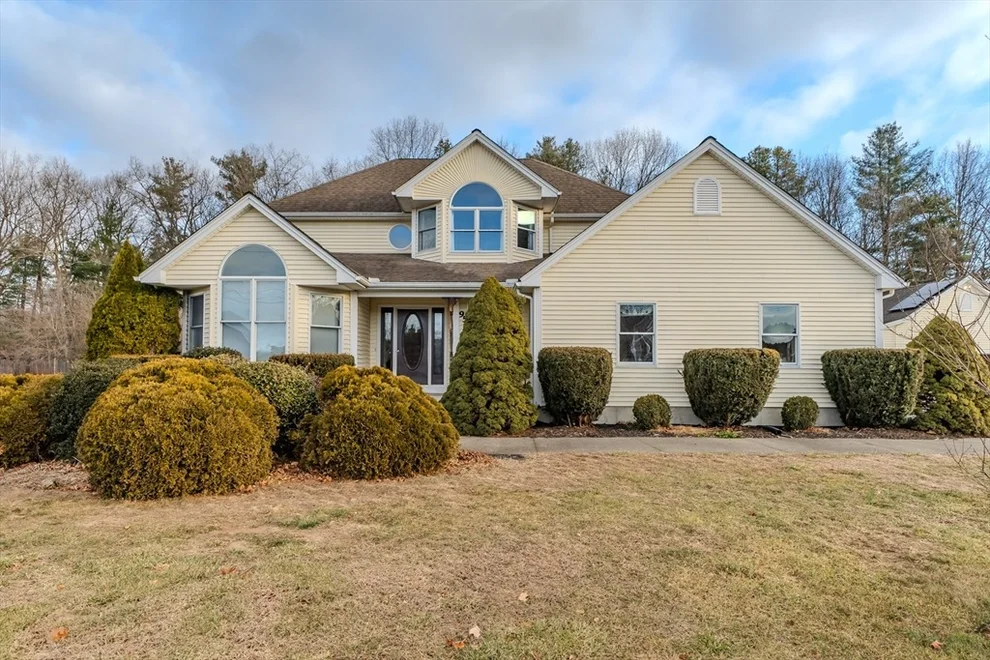 Unit for sale at 95 Gunn Rd, Southampton, MA 01073