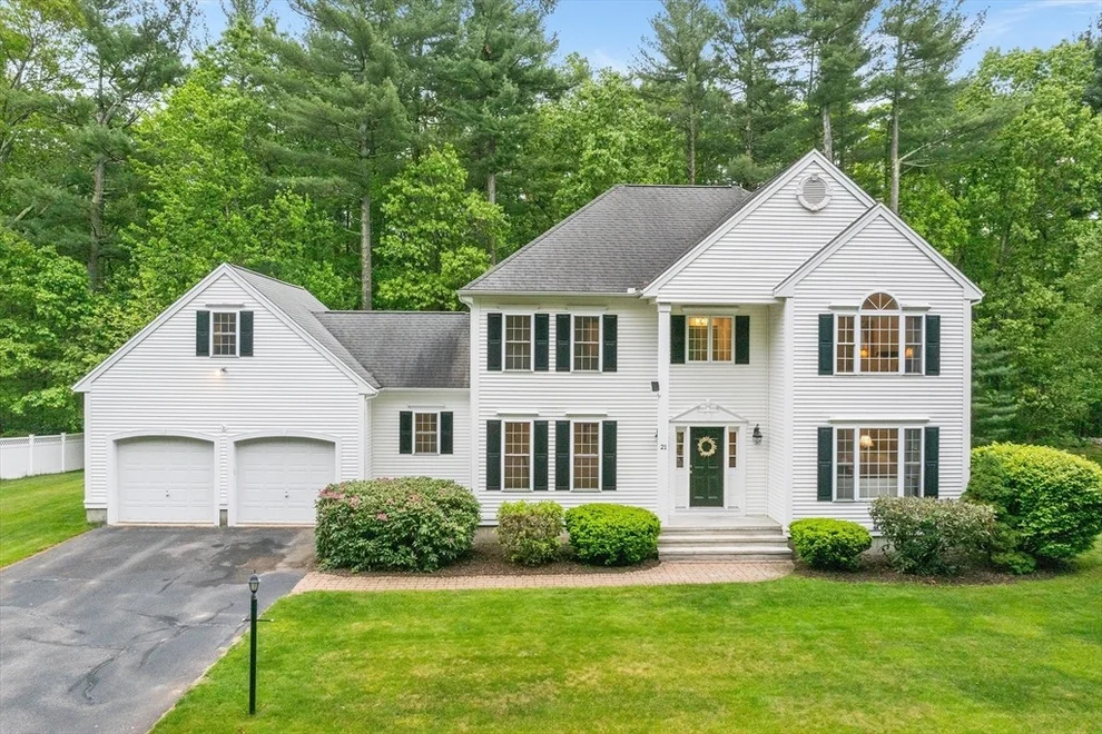 Unit for sale at 21 Butterfield Ln, Westford, MA 01886