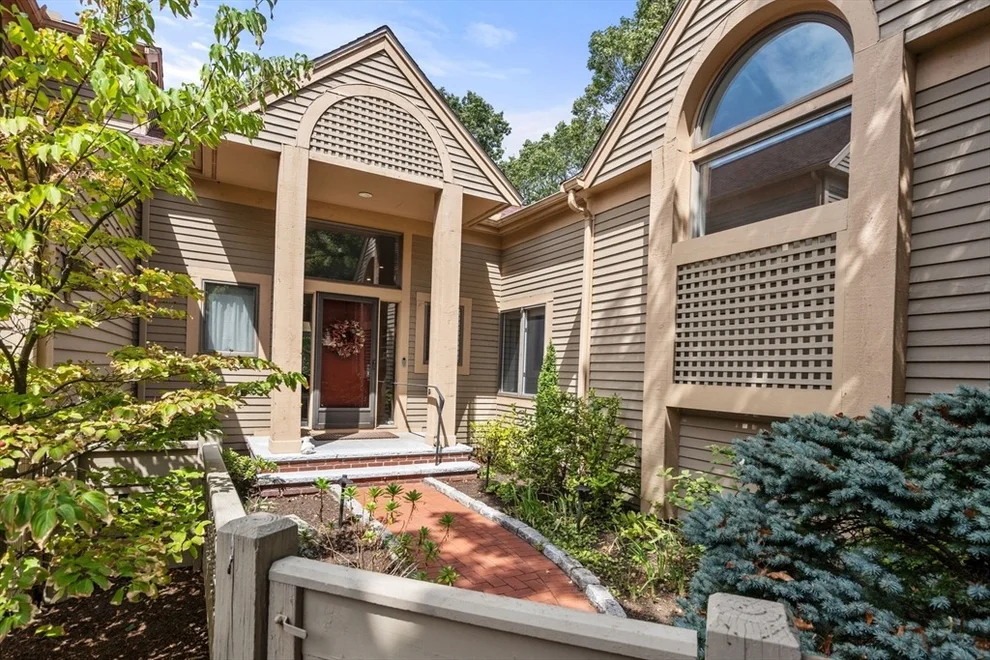 Unit for sale at 7 Wainwright Rd, Winchester, MA 01890