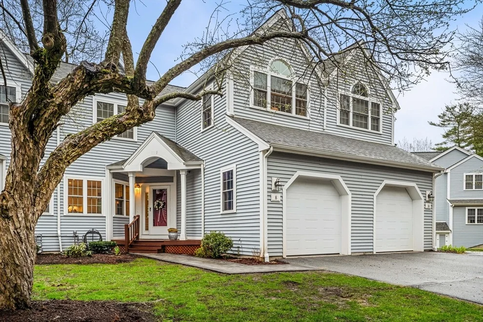 Unit for sale at 8 Knollwood Ct, Burlington, MA 01803
