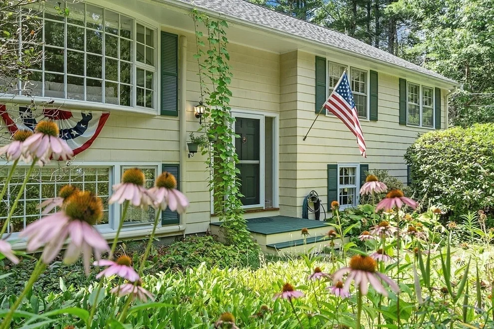 Unit for sale at 32 E Riding Dr, Carlisle, MA 01741