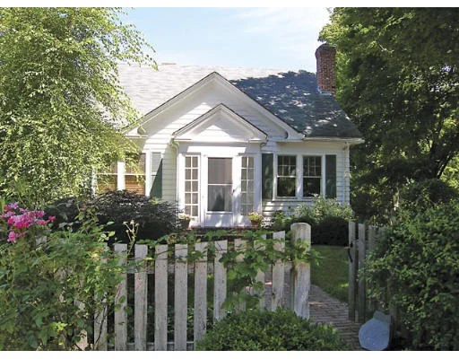 Unit for sale at 10 East Boulevard Rd, Newton, MA 02459