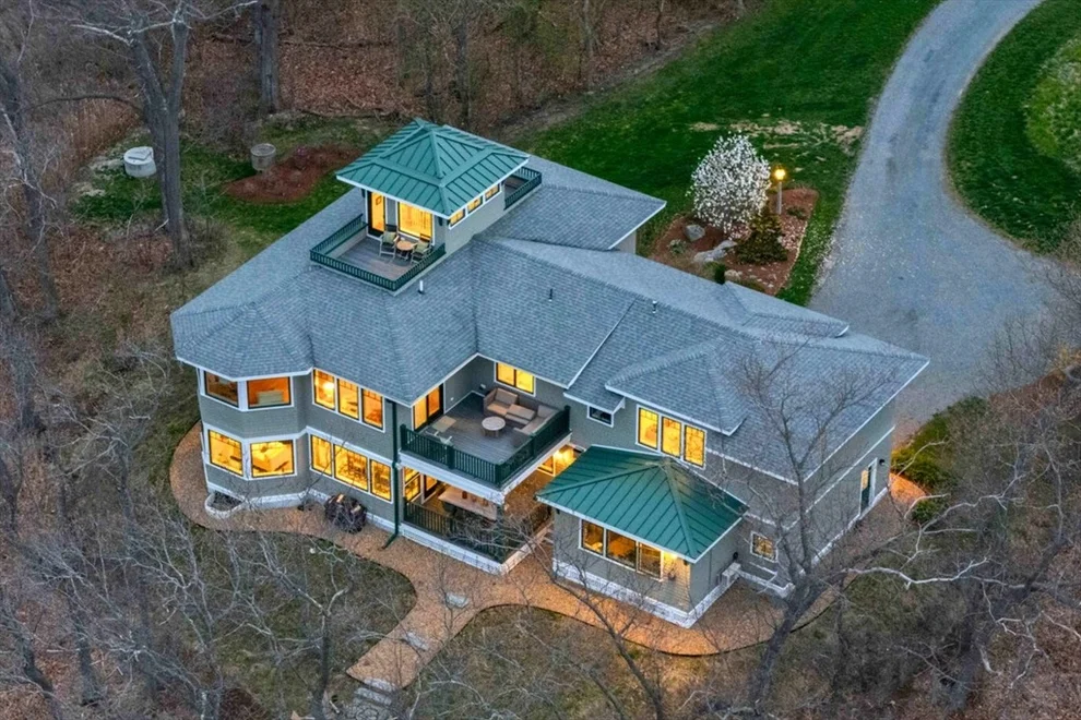 Unit for sale at 323R High Road, Newbury, MA 01951
