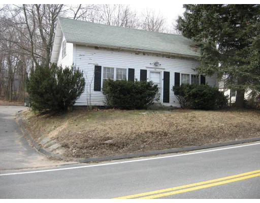 Unit for sale at 52 Summer St, Barre, MA 01005