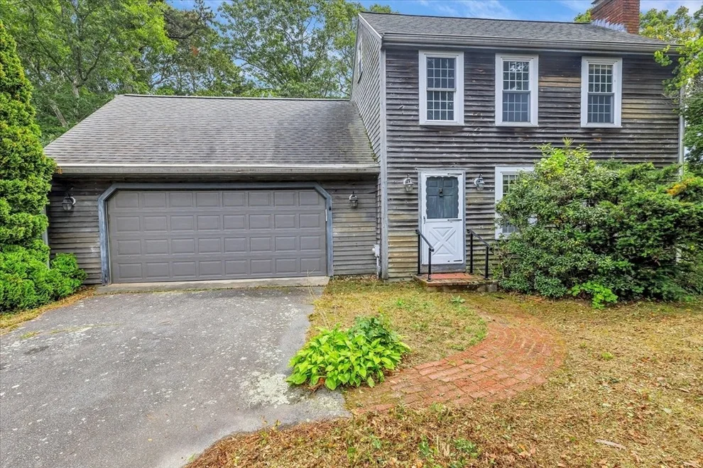 Unit for sale at 18 Tree Top Ln, Falmouth, MA 02536