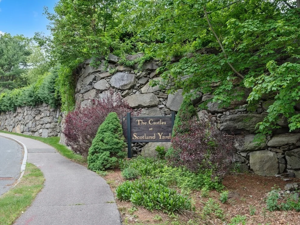Unit for sale at 3 Loyalist Dr, Uxbridge, MA 01569