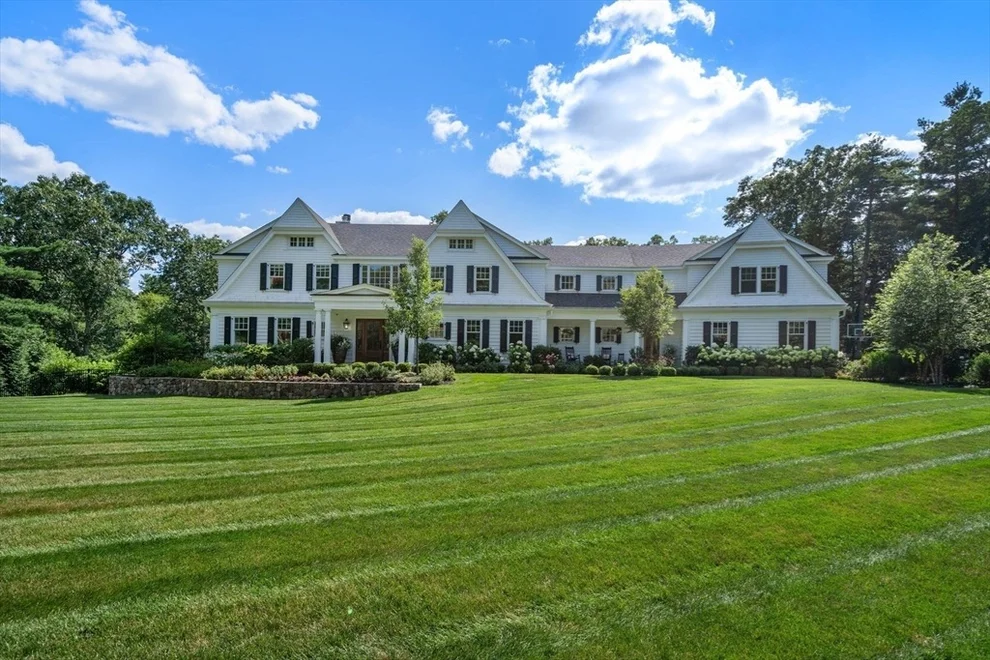 Unit for sale at 4 Wilson's Way, Dover, MA 02030