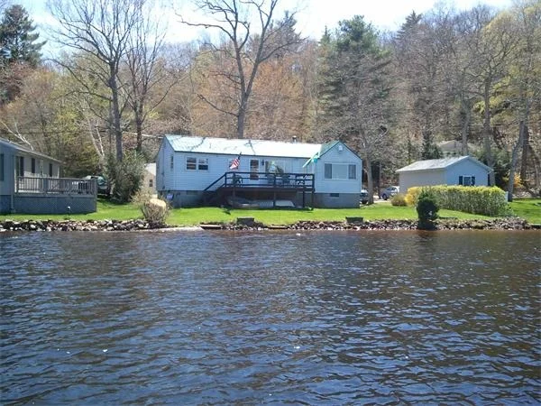 Unit for sale at 27 Hamilton Dr, Holland, MA 01521