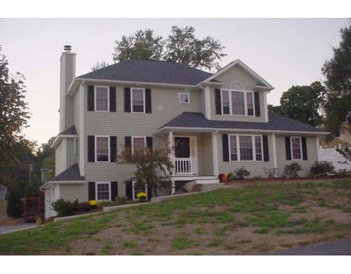 Unit for sale at 11 Gwen Dr, Auburn, MA 01501