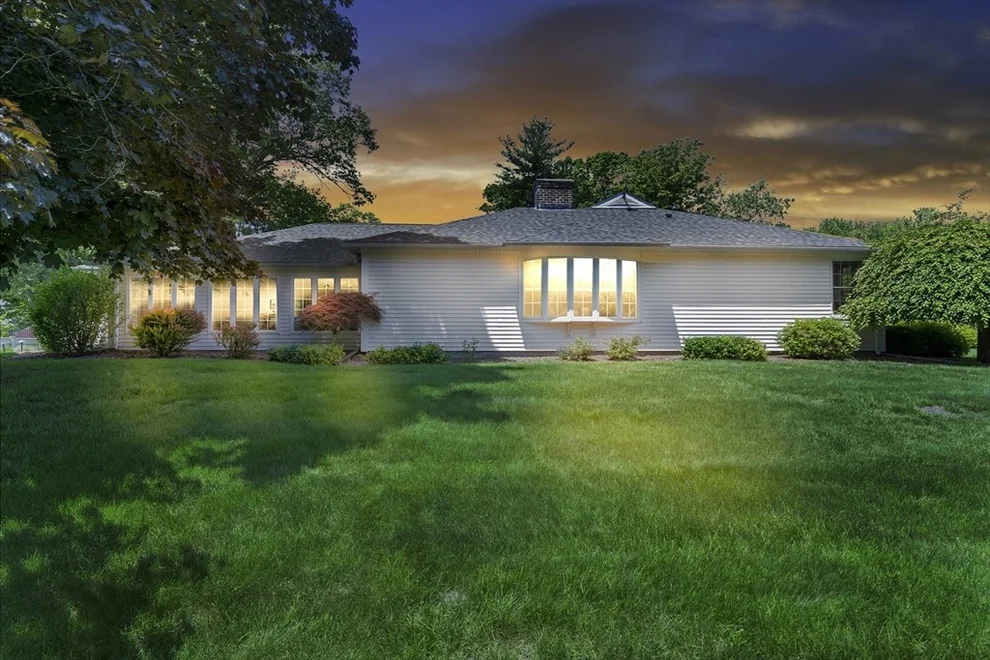 Unit for sale at 10 Silver Lake Dr, Agawam, MA 01001