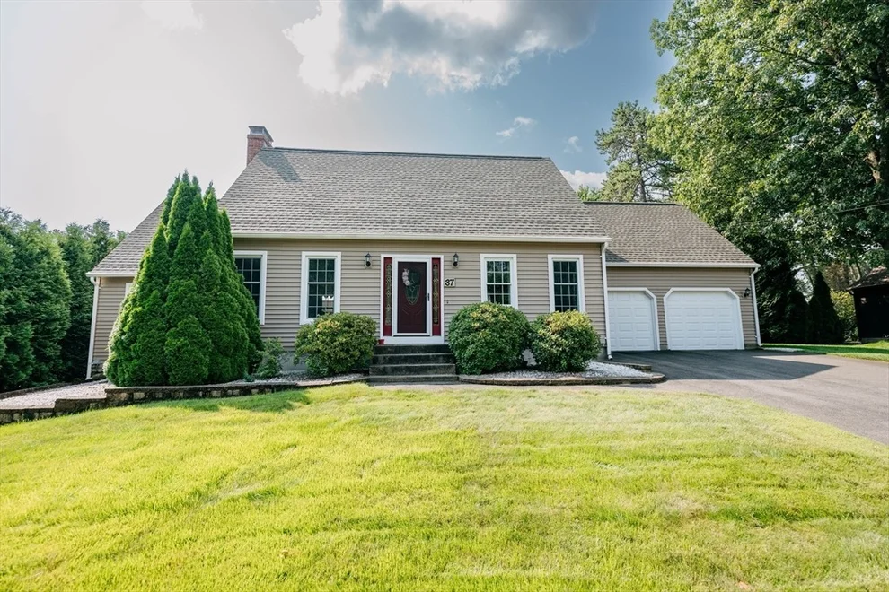 Unit for sale at 37 Putting Lane, Chicopee, MA 01020