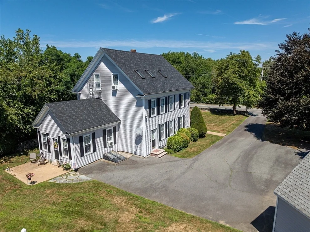 Unit for sale at 373 Whetstone Hill Rd, Somerset, MA 02726