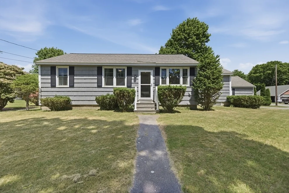 Unit for sale at 5 Vine St, Amesbury, MA 01913