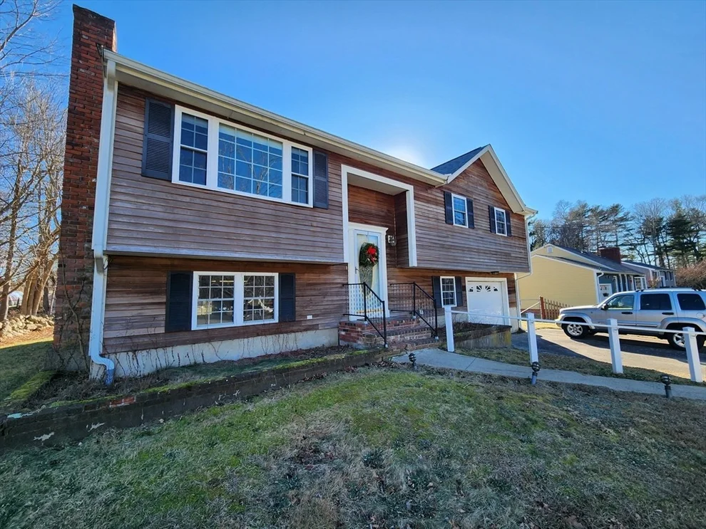 Unit for sale at 20 Kimberly Rd, Taunton, MA 02780