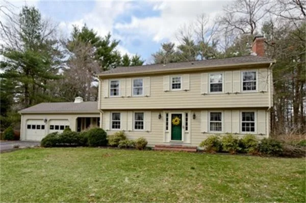 Unit for sale at 31 Winthrop Road, Hingham, MA 02043
