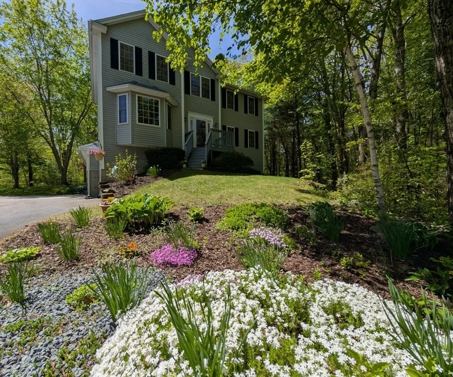 Unit for sale at 6 Marrissa Cir, Charlton, MA 01507