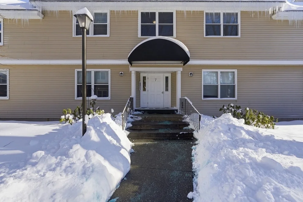 Unit for sale at 425 Main St, Hudson, MA 01749