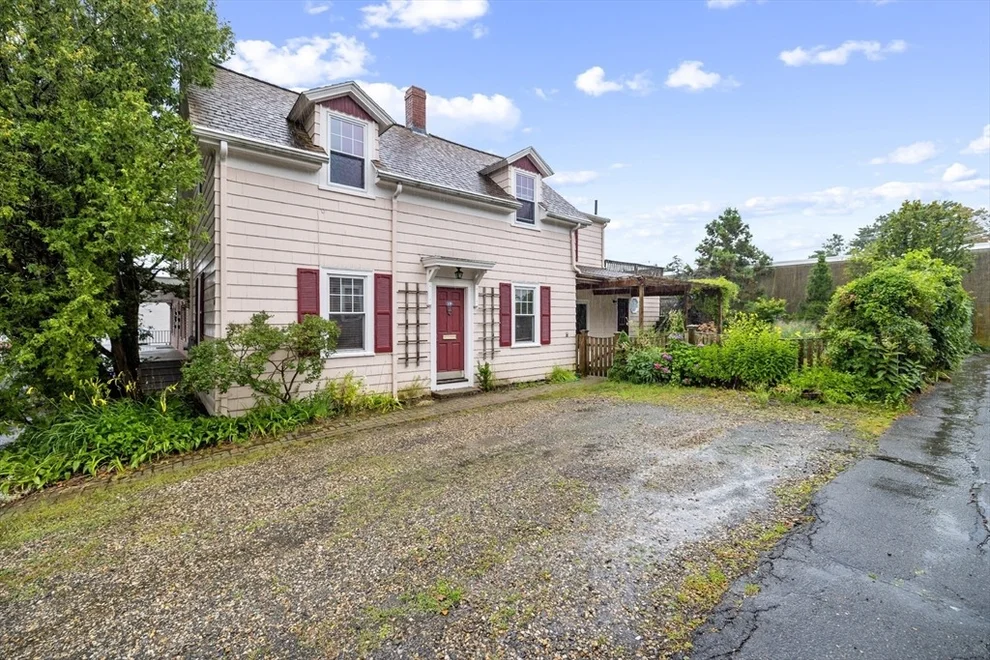 Unit for sale at 19 Hawkes St, Marblehead, MA 01945