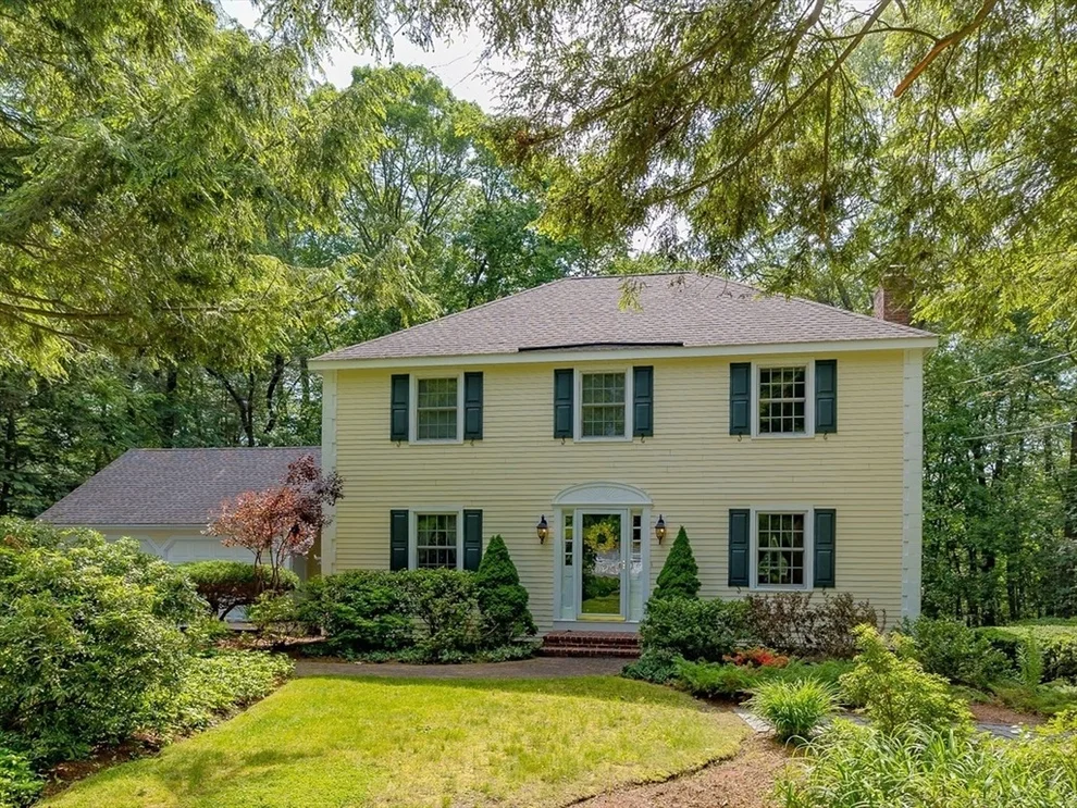 Unit for sale at 21 Overlook Dr, Chelmsford, MA 01824