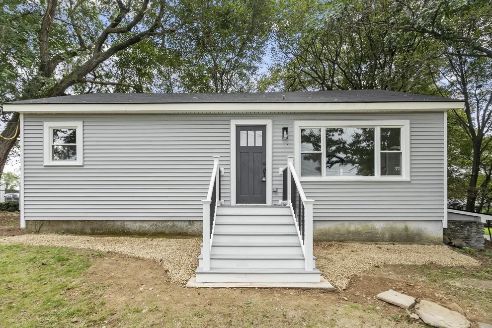 Unit for sale at 186 Pleasant St, Lunenburg, MA 01462