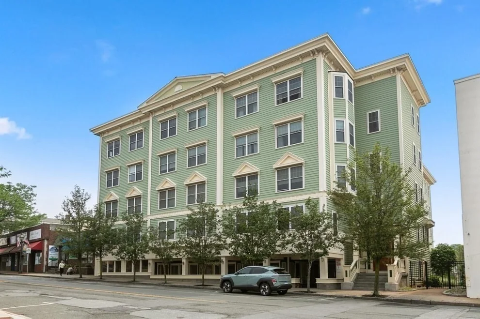 Unit for sale at 426 Main St, Stoneham, MA 02180