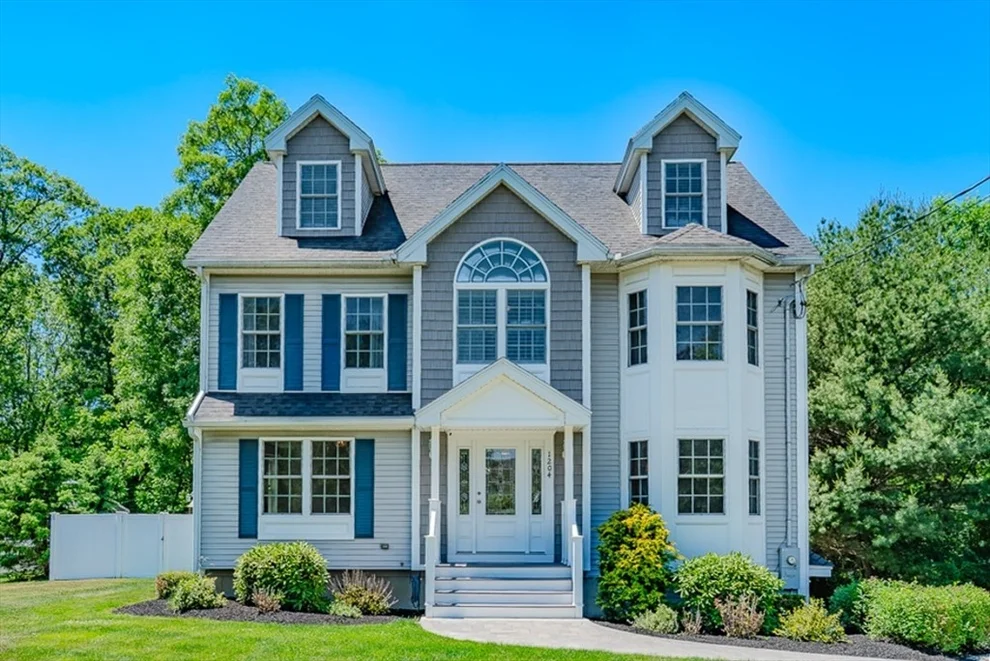 Unit for sale at 1204 Main Street, Reading, MA 01867