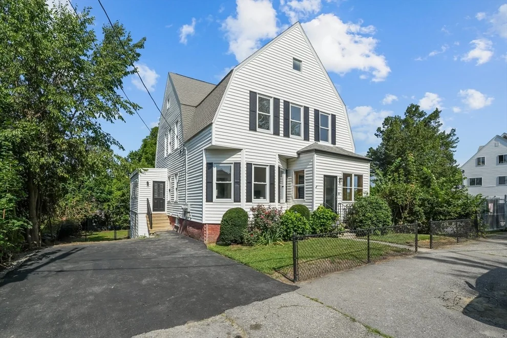 Unit for sale at 33 Gosnold St, Worcester, MA 01606