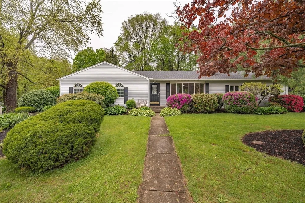 Unit for sale at 136 Butternut Hollow Rd, West Springfield, MA 01089