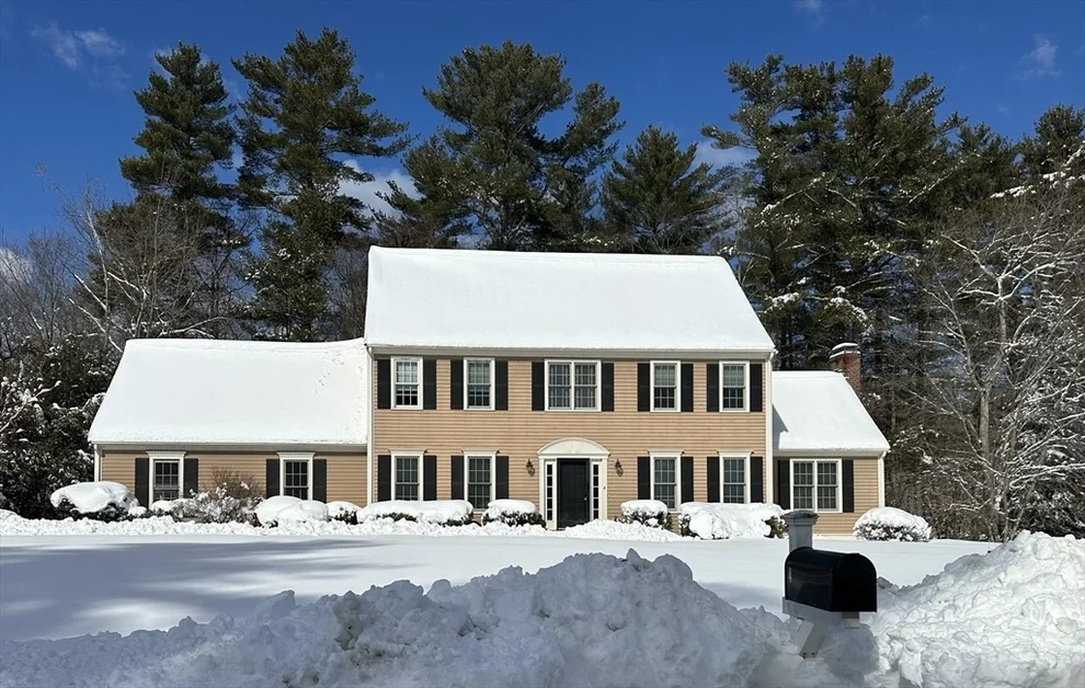 Unit for sale at 4 Haydn Ln, Walpole, MA 02081