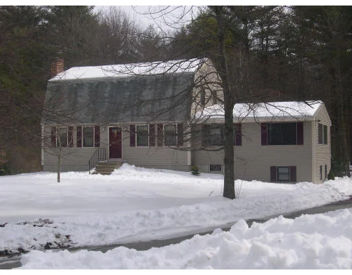 Unit for sale at 8 Hyacinth Drive, Pepperell, MA 01463