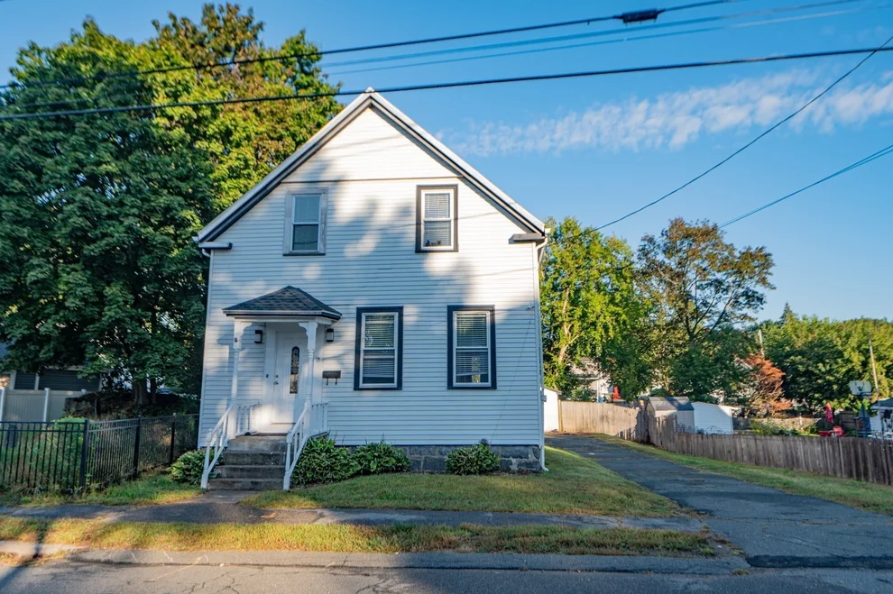 Unit for sale at 19 Lynn St, Peabody, MA 01960