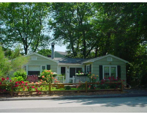 Unit for sale at 87 Green St, Marblehead, MA 01945