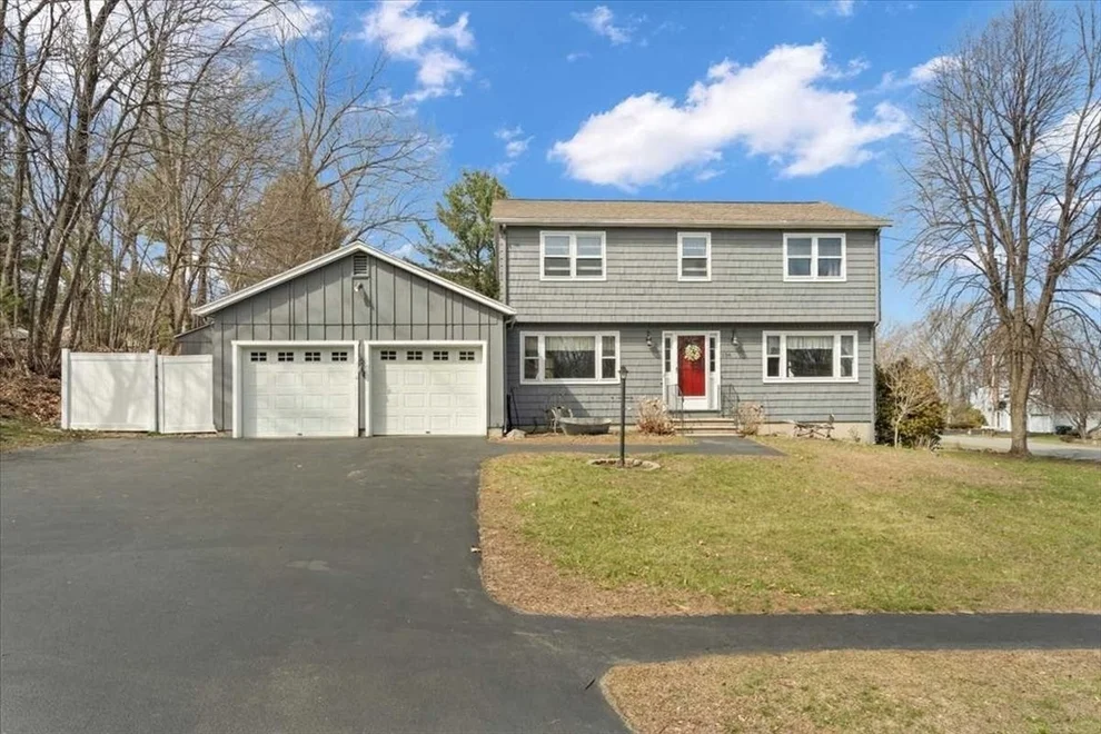Unit for sale at 136 Winthrop Ln, Holden, MA 01520