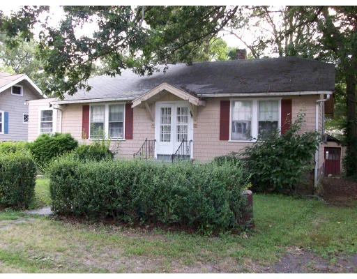 Unit for sale at 22 Oakcrest Rd, Weymouth, MA 02190
